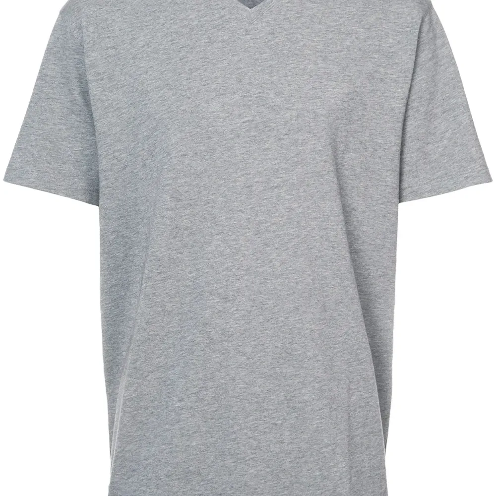 Футболка с V-образным вырезом