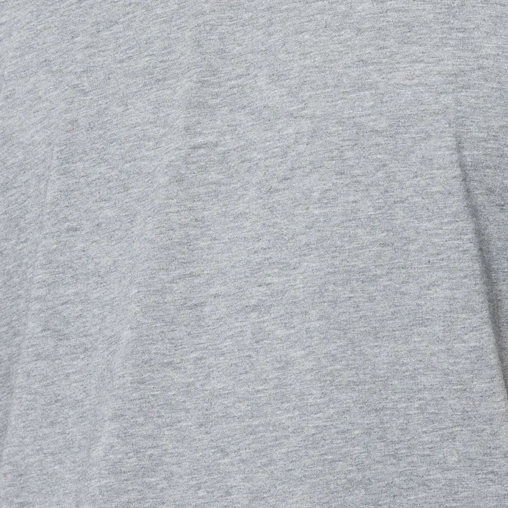 Футболка с V-образным вырезом