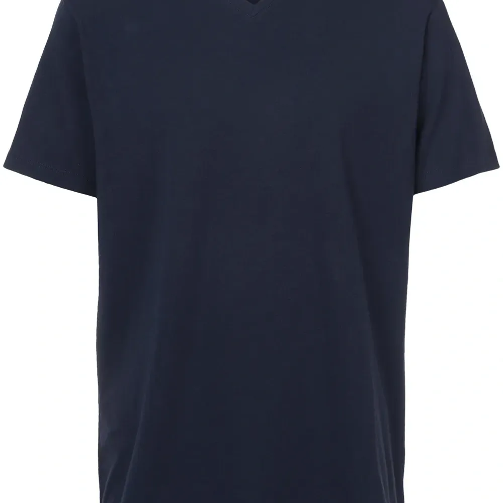 Футболка с V-образным вырезом