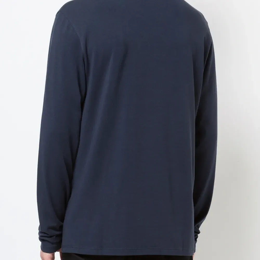 Футболка с длинными рукавами