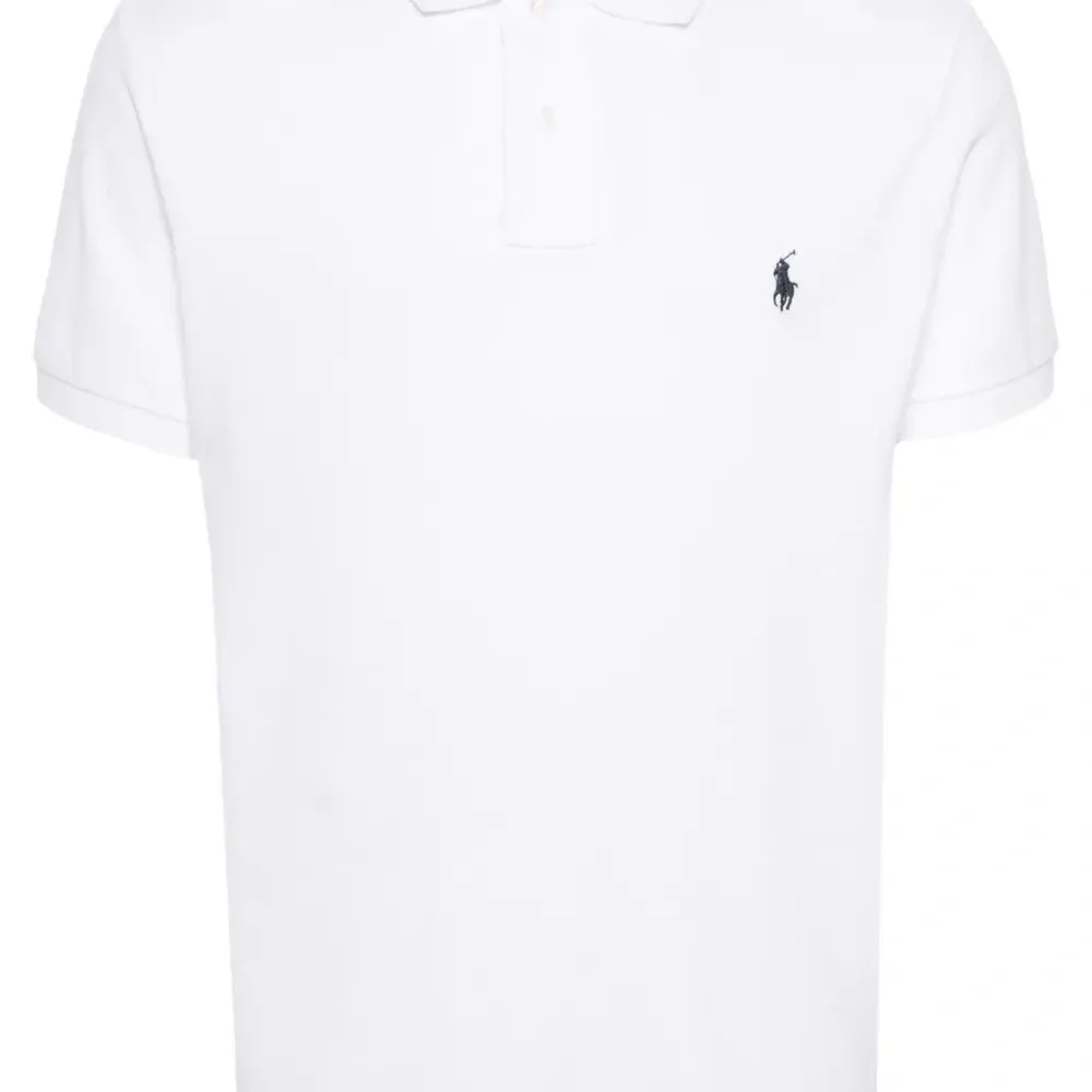 Рубашка поло с вышитым логотипом