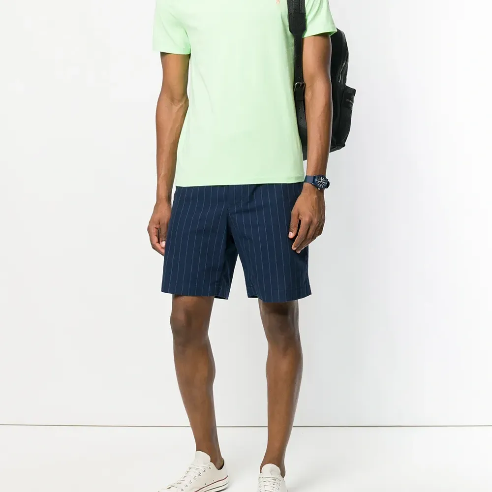 Футболка с логотипом