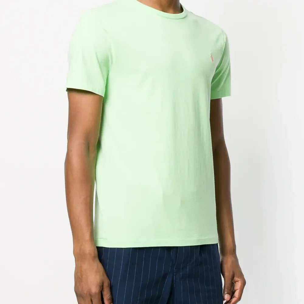 Футболка с логотипом