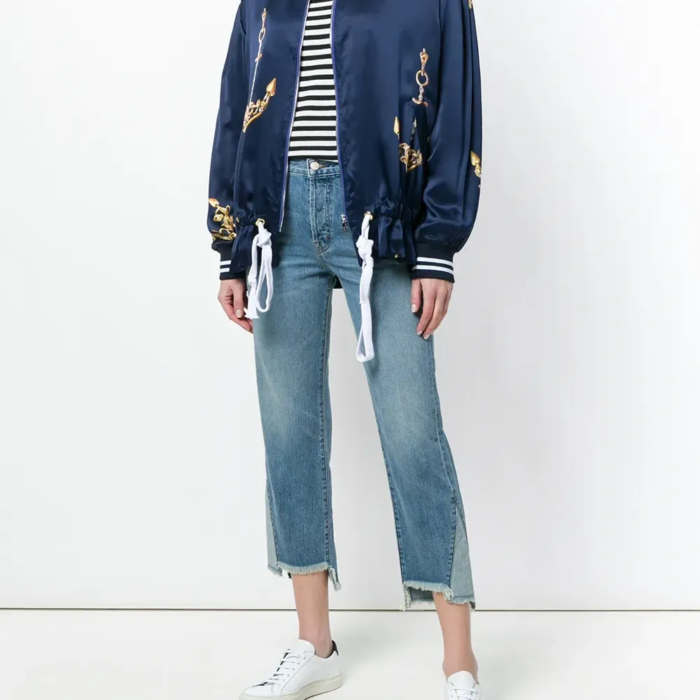 Укороченные асимметричные джинсы