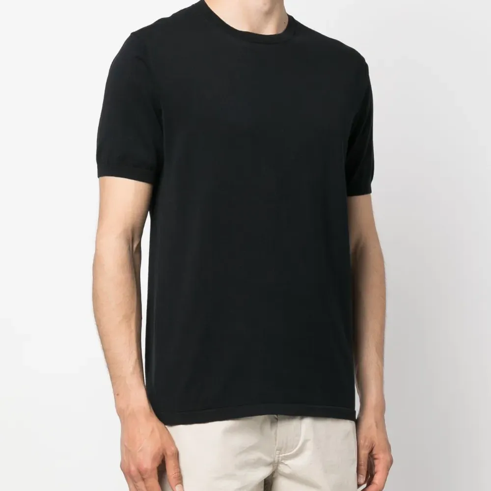 Футболка кроя слим