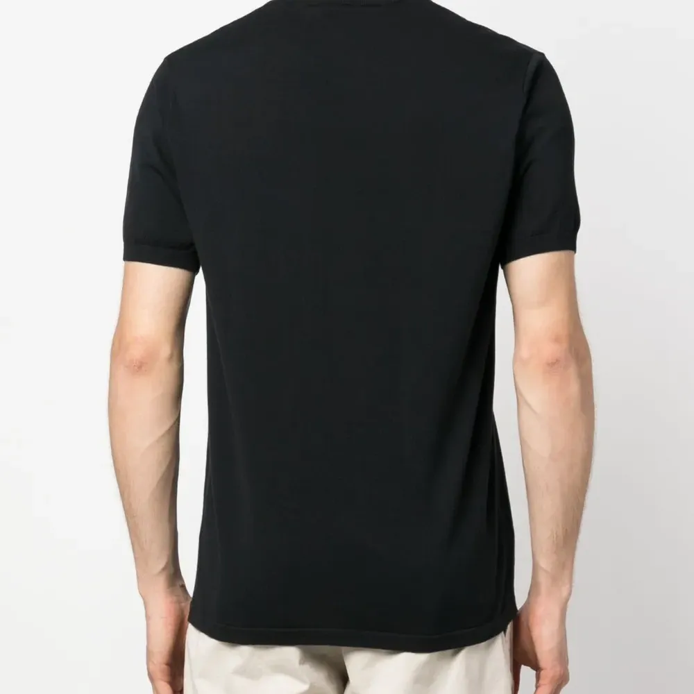 Футболка кроя слим