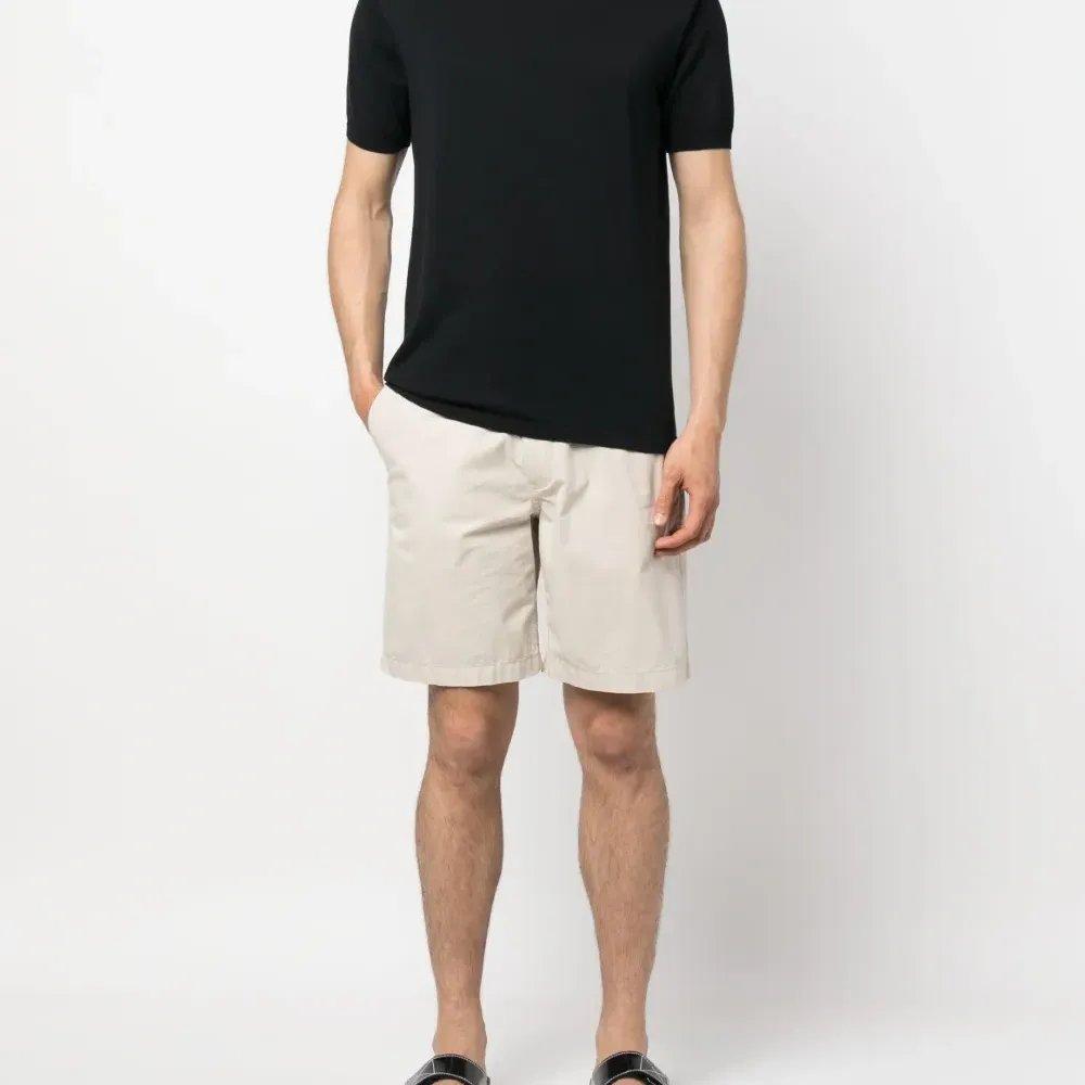 Футболка кроя слим