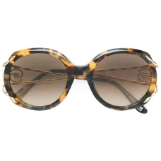 Солнцезащитные очки в объемной оправе