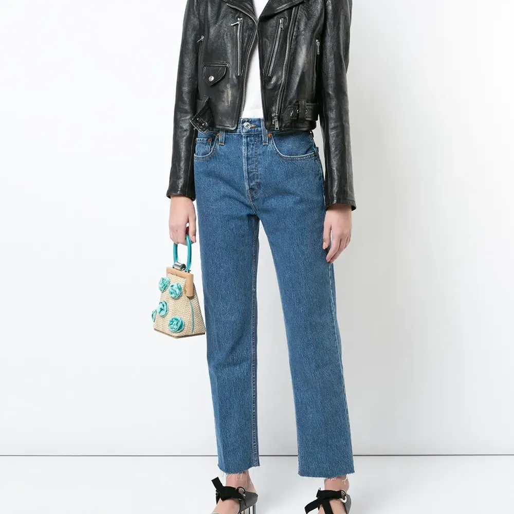 Базовая футболка прямого кроя