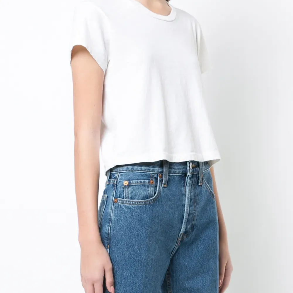 Базовая футболка прямого кроя