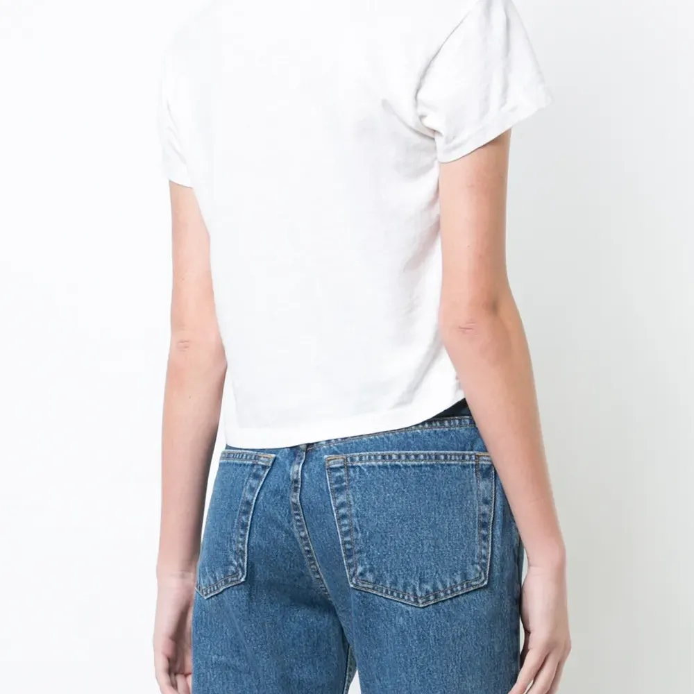 Базовая футболка прямого кроя