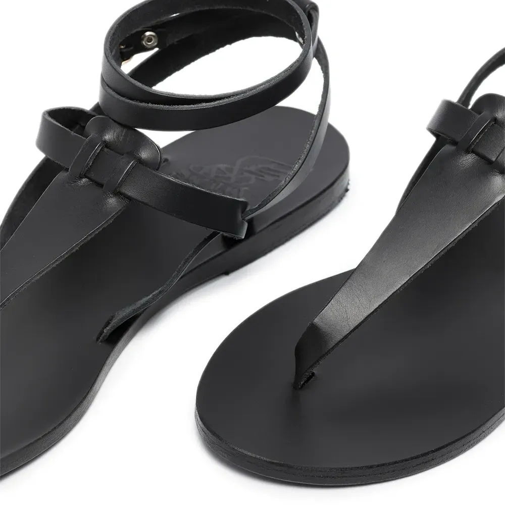 Сандалии с ремешками