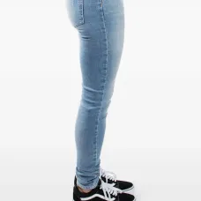 облегающие джинсы