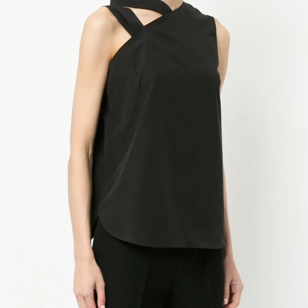 Топ без рукавов асимметричного кроя