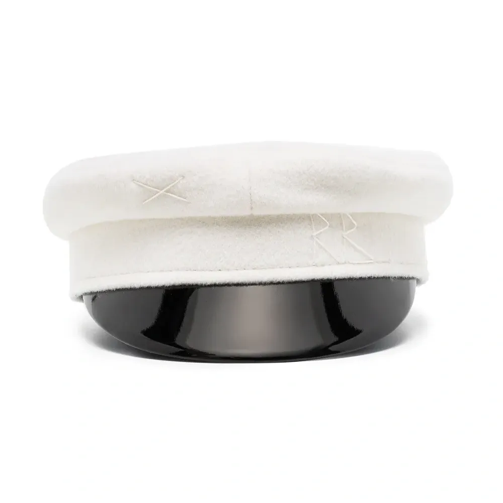 Фуражка с контрастным козырьком