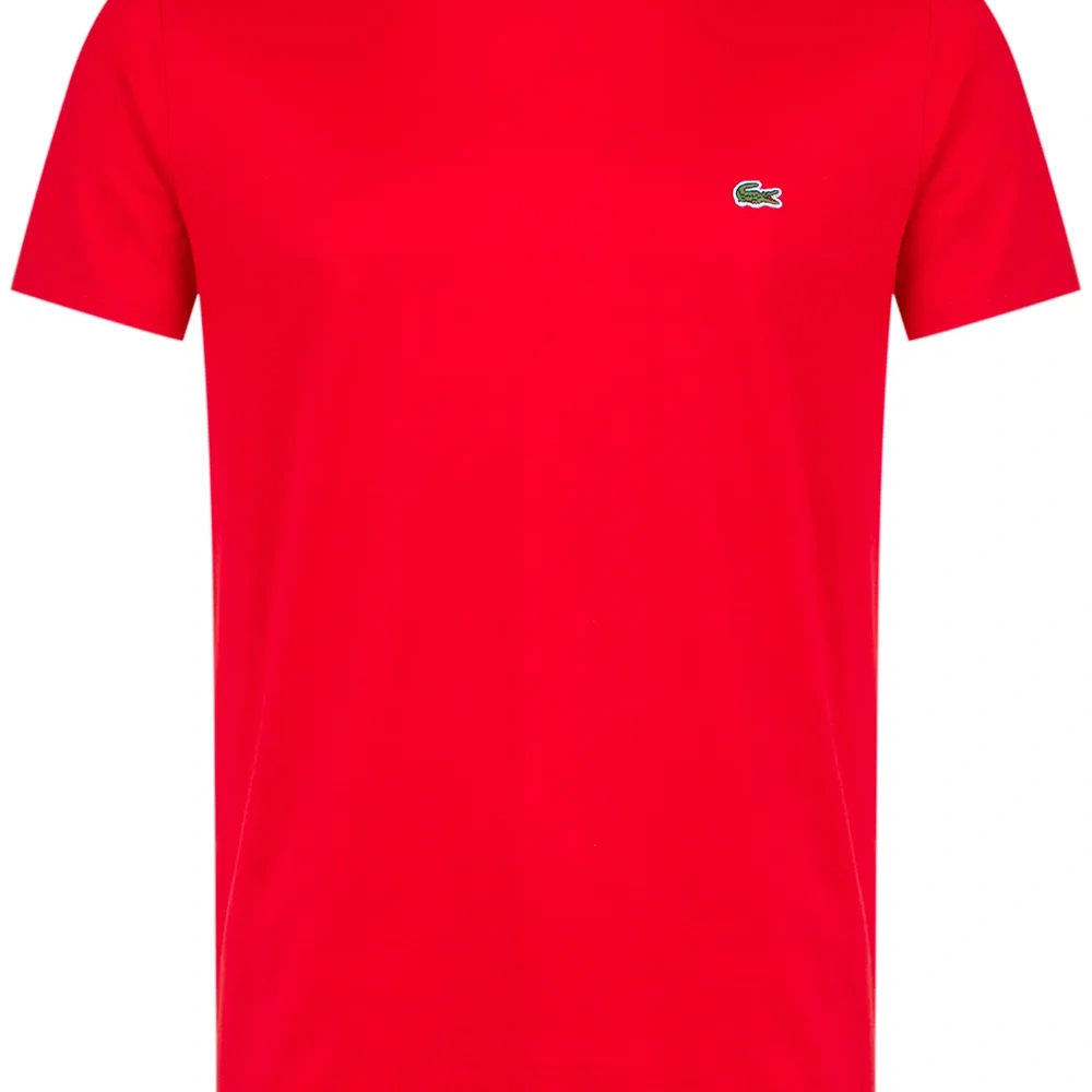 Футболка с вышитым логотипом