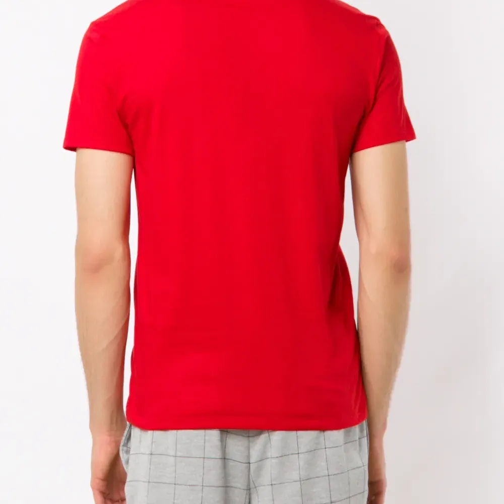 Футболка с вышитым логотипом