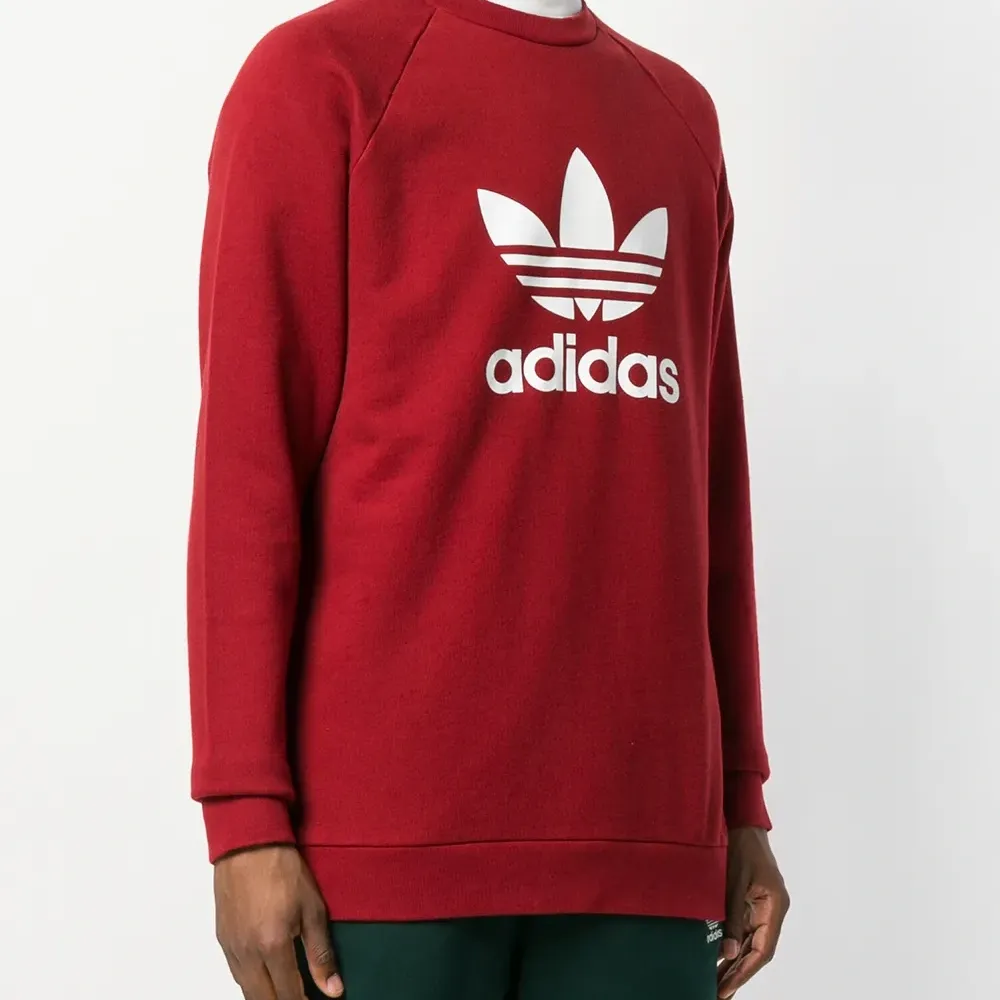 Толстовка с круглым вырезом и логотипом