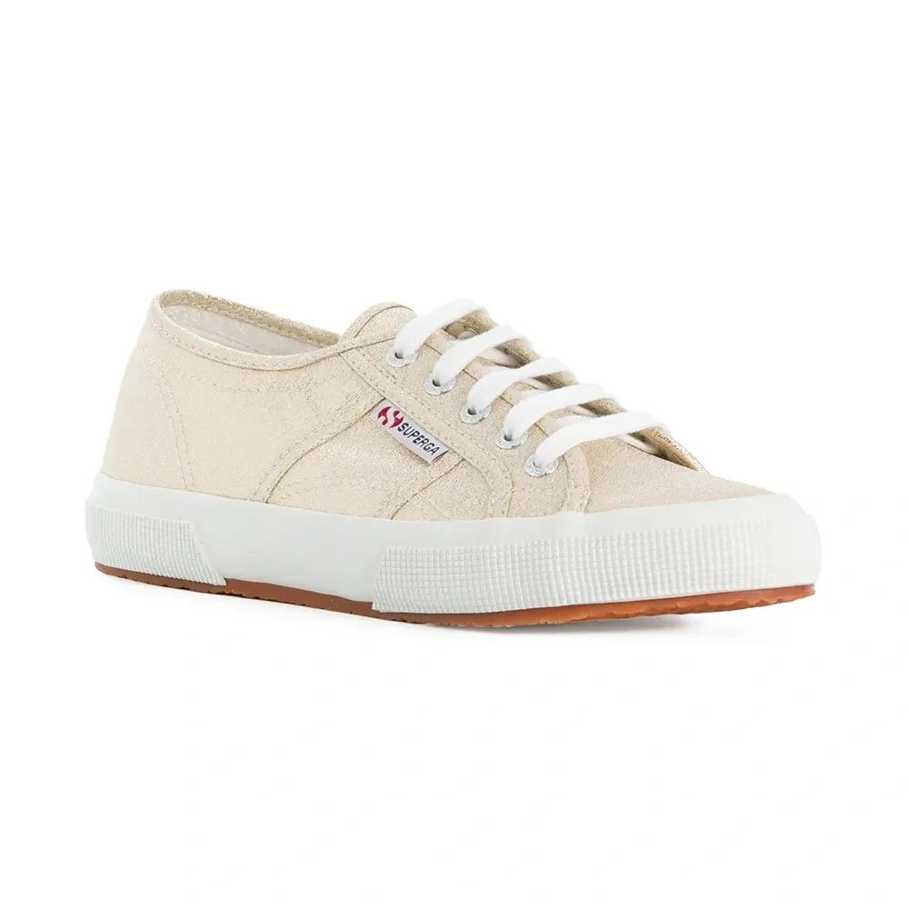 Низкие кеды на платформе