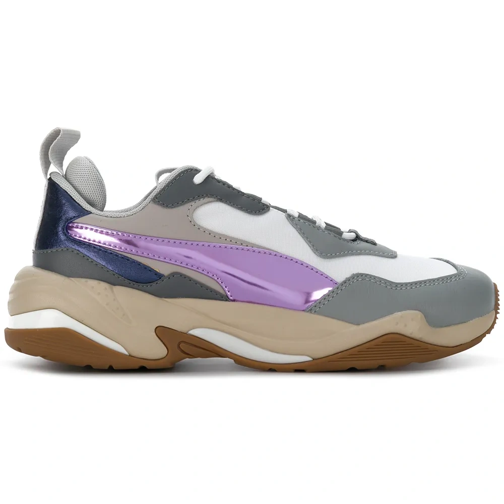 Кроссовки с панельным дизайном