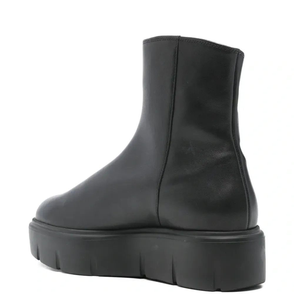 Ботинки в стиле милитари на шнуровке