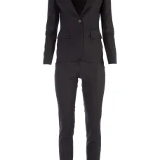 Костюм с лацканами с вырезом