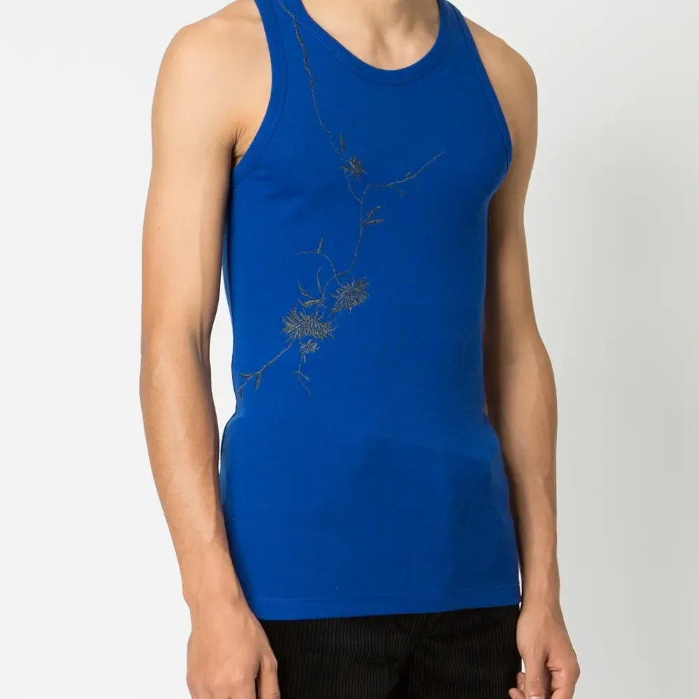 Топ с вышивкой