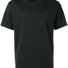 Футболка с нашивкой-логотипом