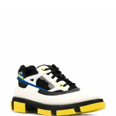 Кроссовки в стиле колор-блок на массивной подошве