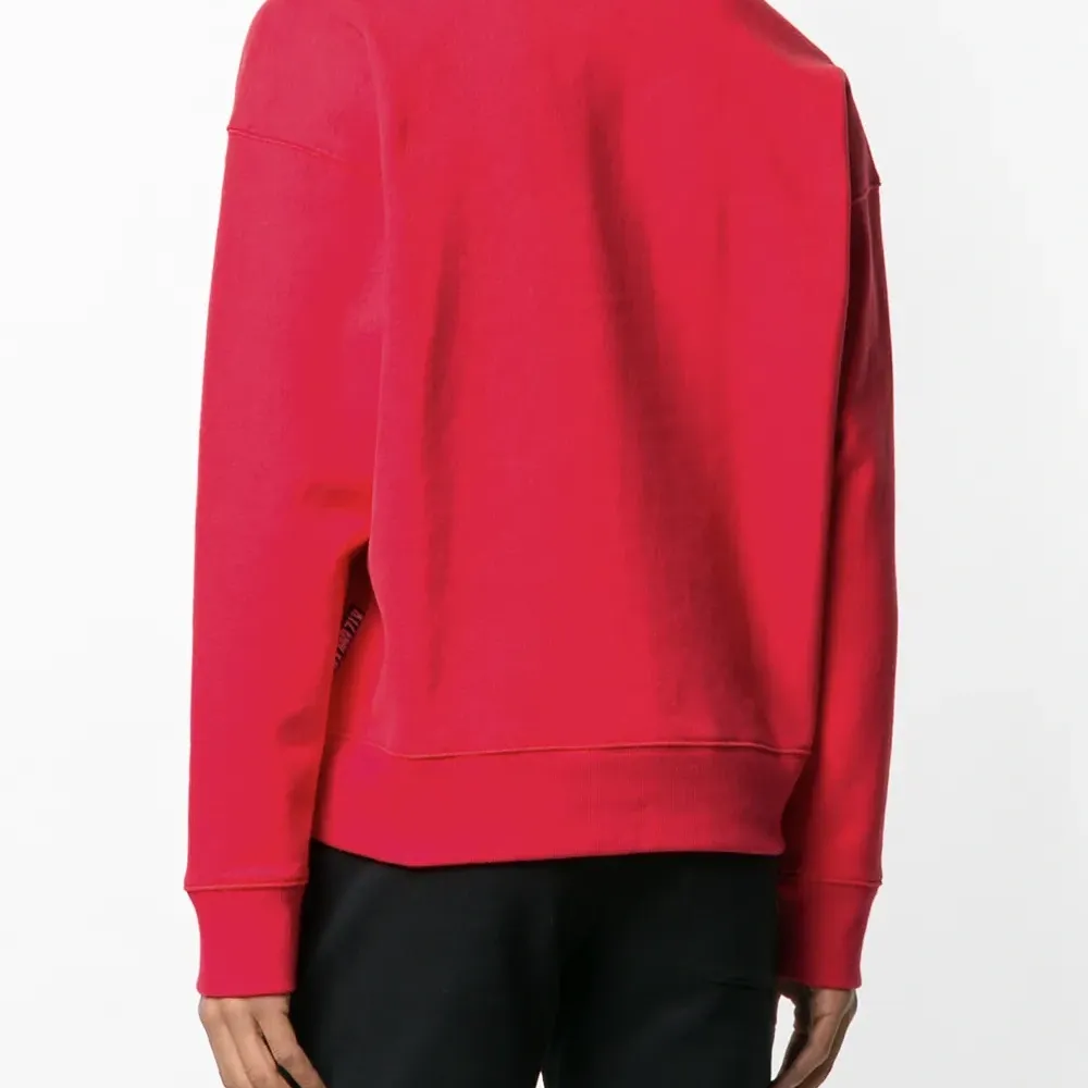 толстовка с вышивкой логотипа