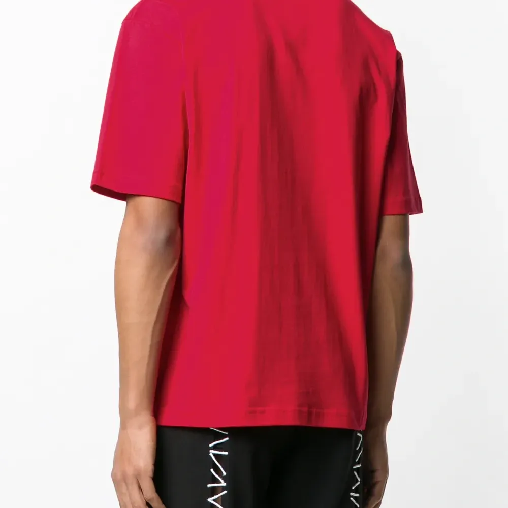 футболка с принтом логотипа