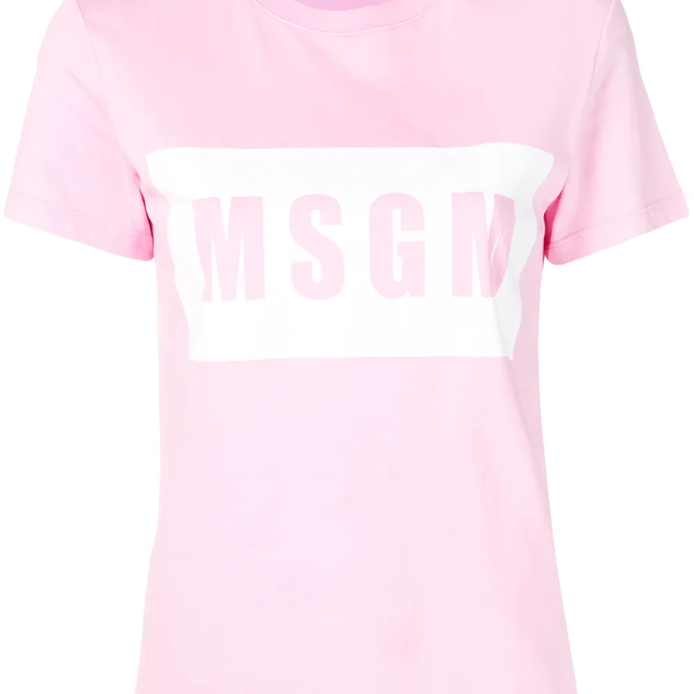 Футболка с логотипом