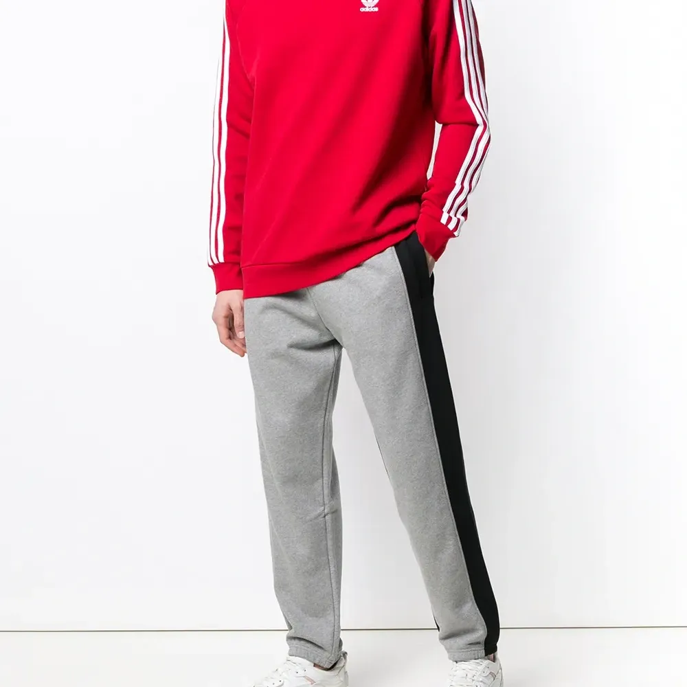 Толстовка с логотипом