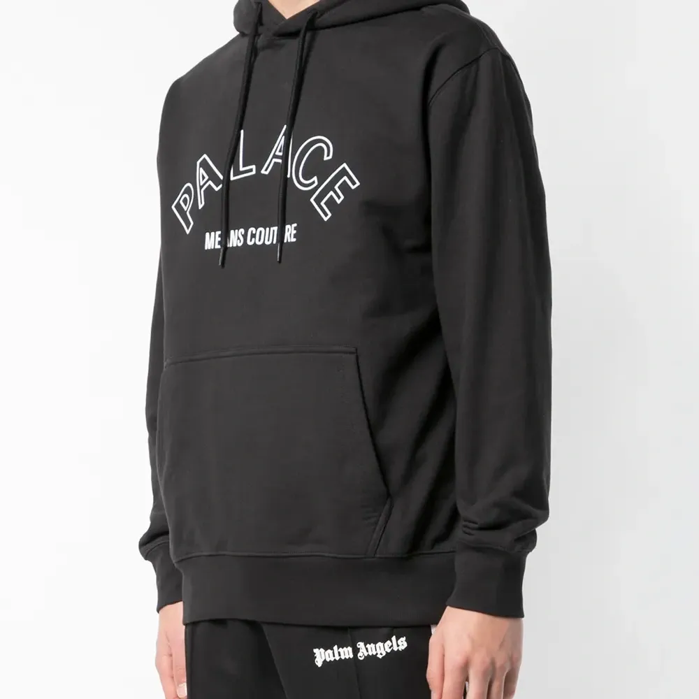 Толстовка с капюшоном и логотипом