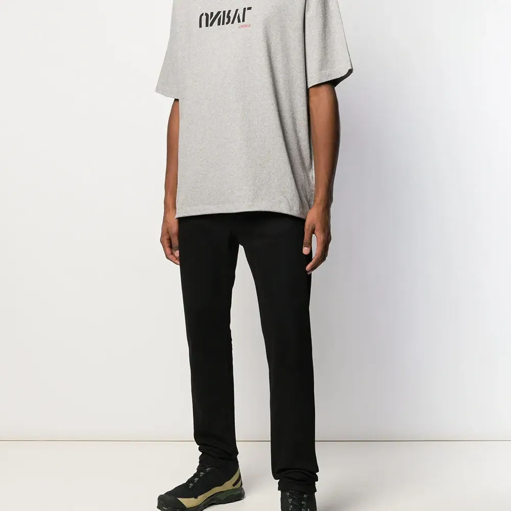 Футболка кроя оверсайз с принтом логотипа