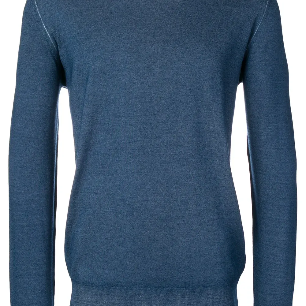 Джемпер с круглым вырезом