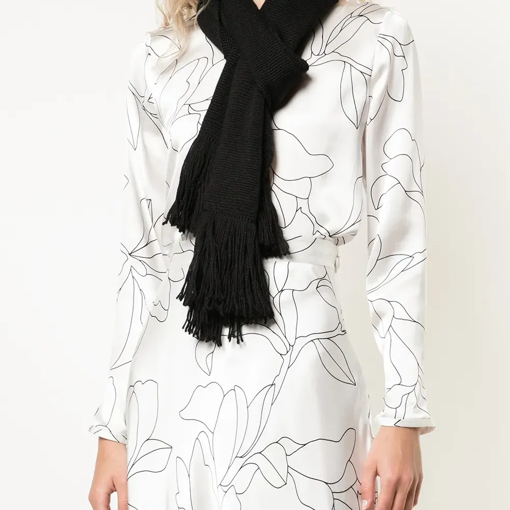 Шарф с бахромой