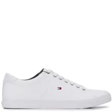 Кроссовки на шнуровке