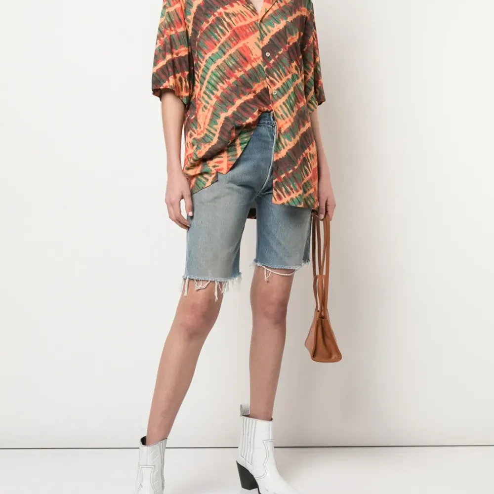 Джинсовые шорты по колено