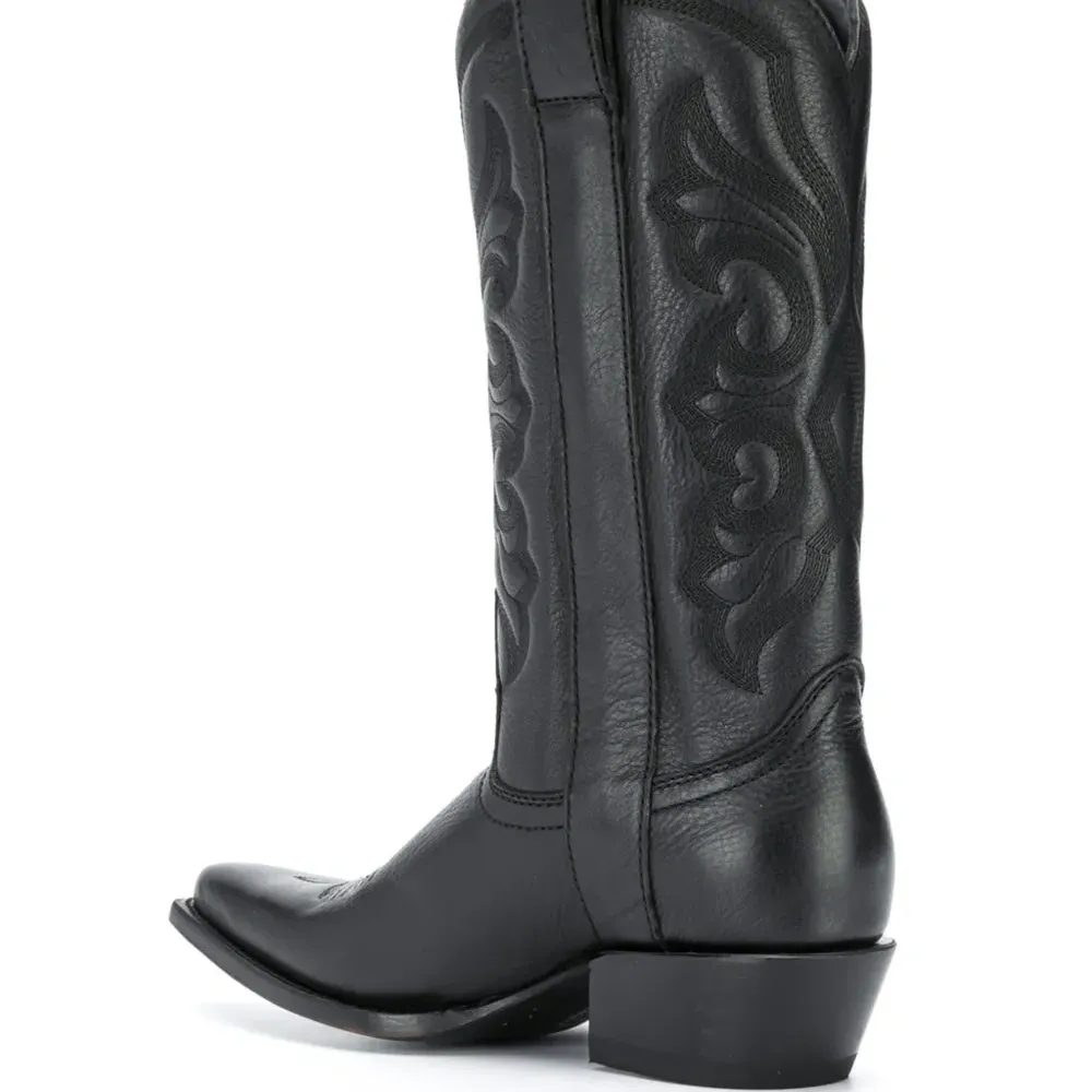 Сапоги Amazone с вышивкой