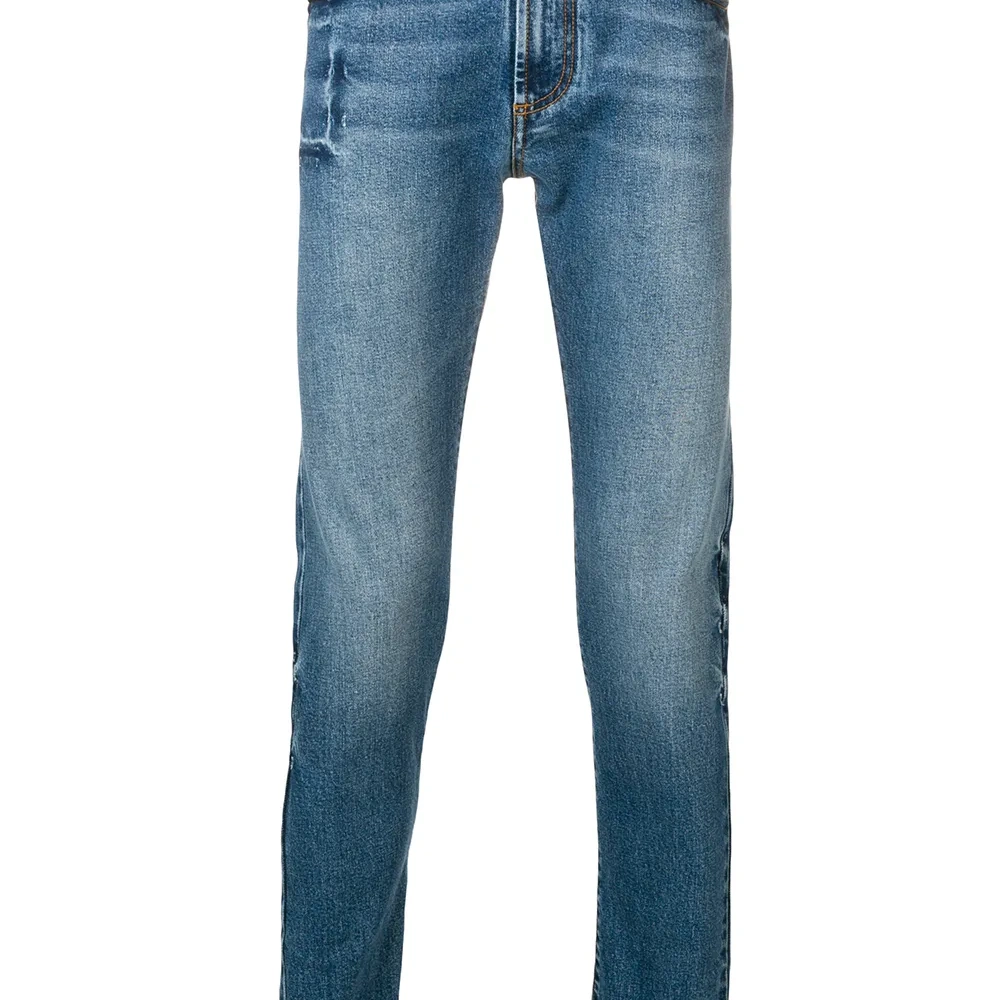 Джинсы кроя слим