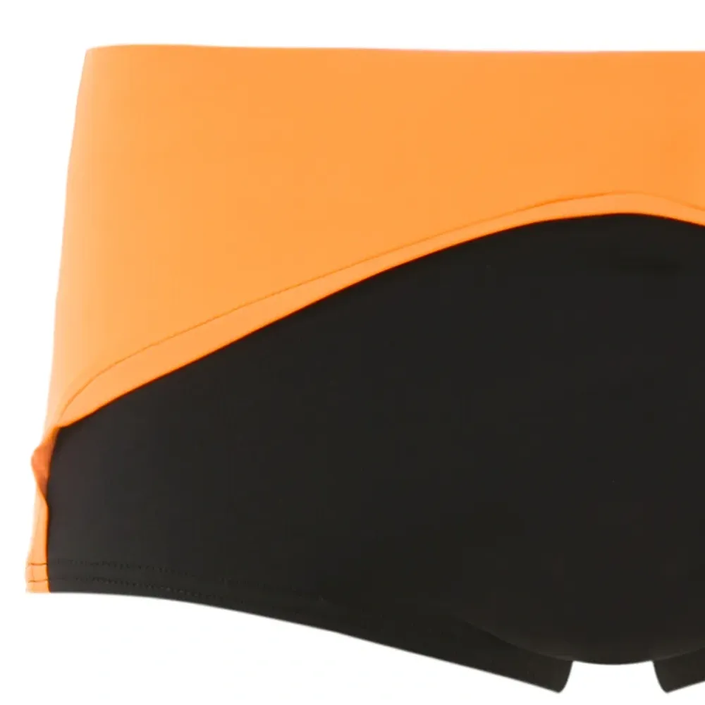 Плавки в стиле колор-блок