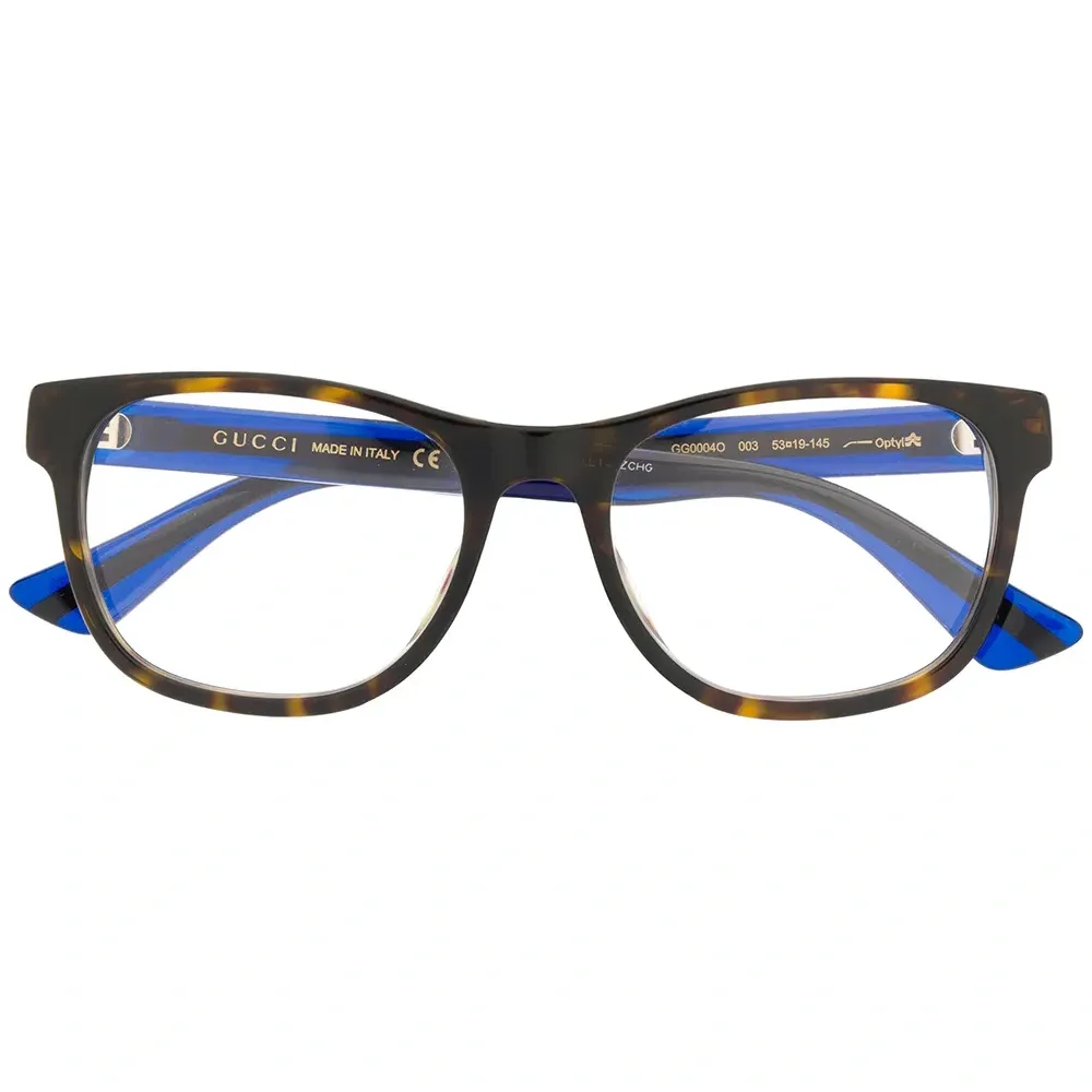 Очки в квадратной оправе