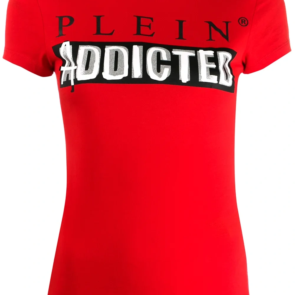 Футболка с логотипом