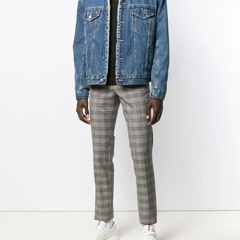 Футболка с круглым вырезом