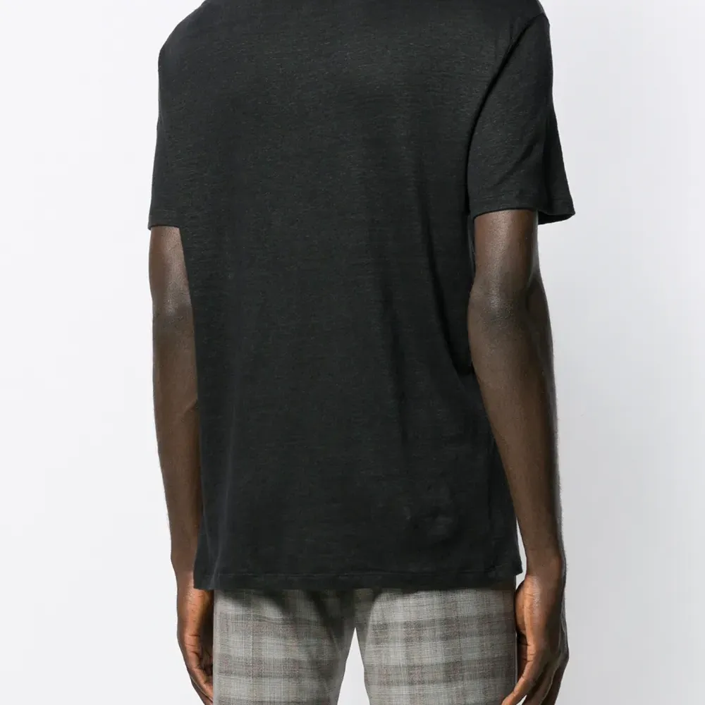 Футболка с круглым вырезом