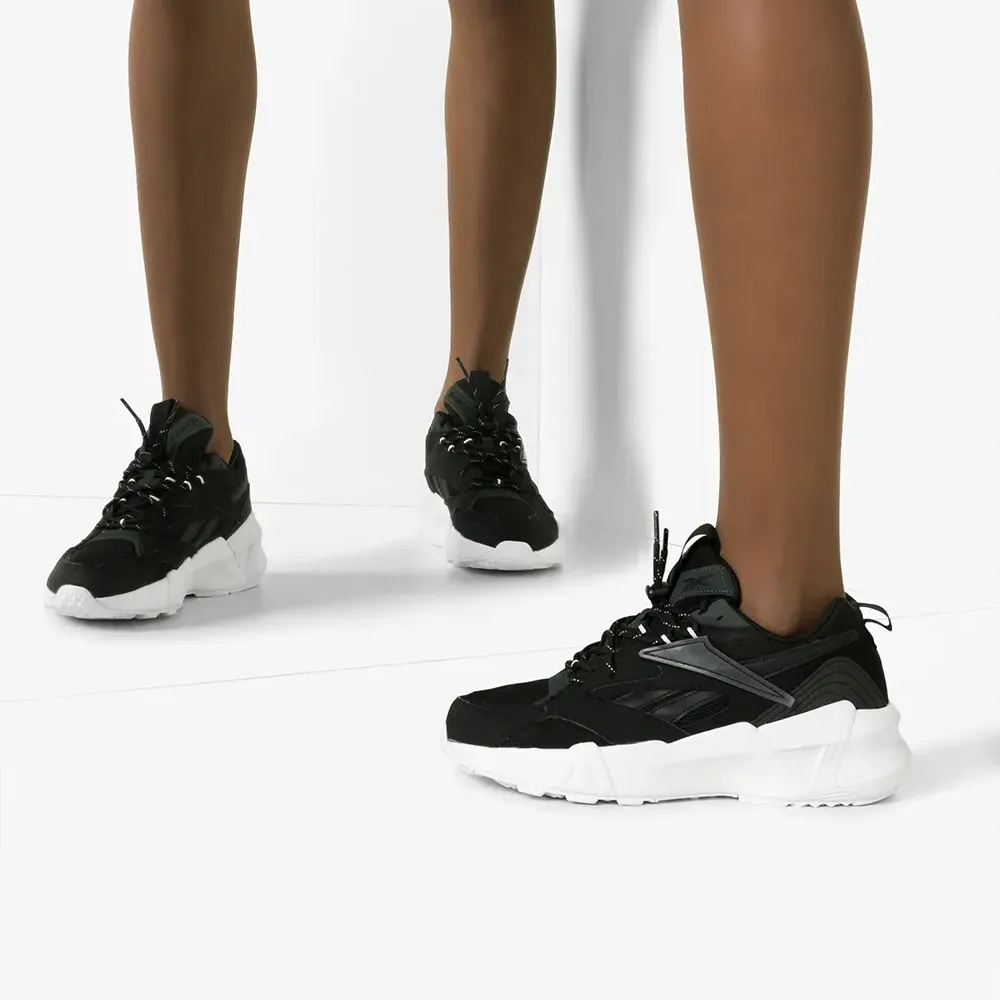 Кроссовки Aztrek на массивной подошве Кроссовки Aztrek на массивной подошве