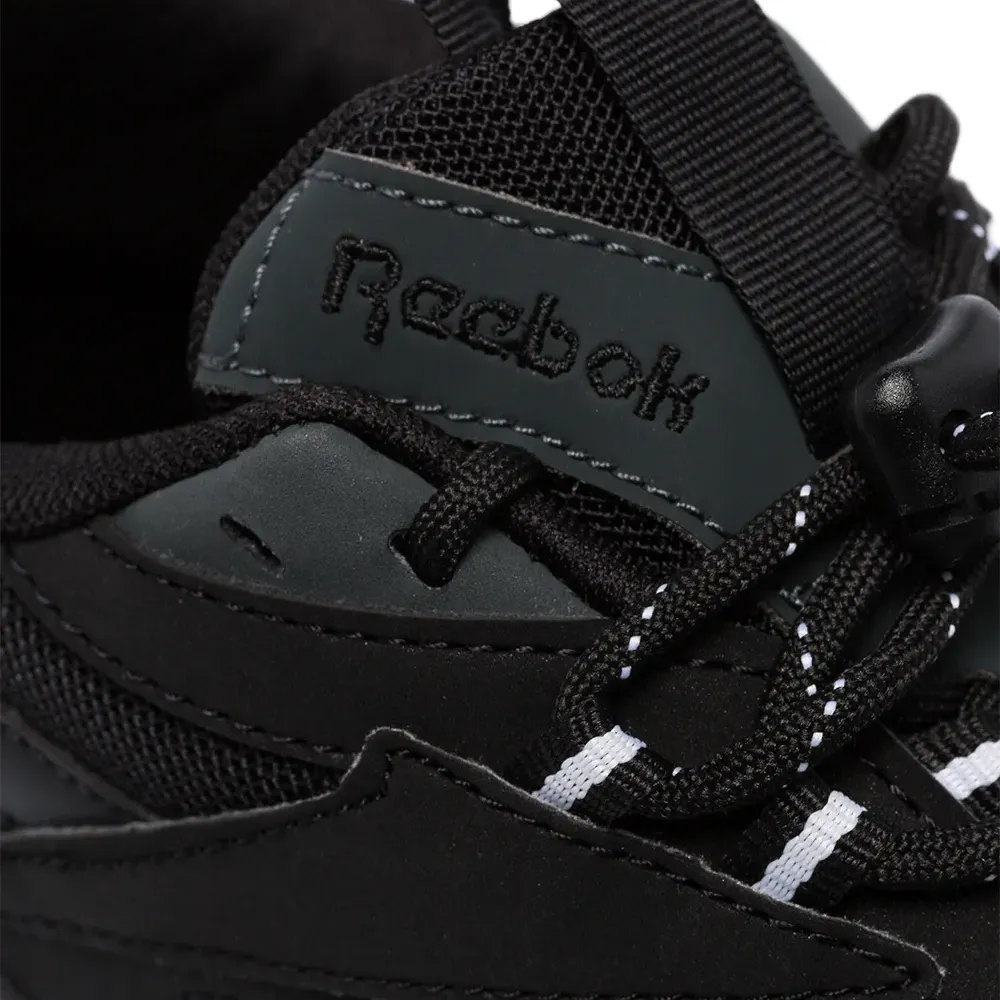 Кроссовки Aztrek на массивной подошве Кроссовки Aztrek на массивной подошве