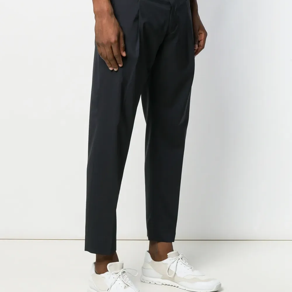 Укороченные брюки прямого кроя