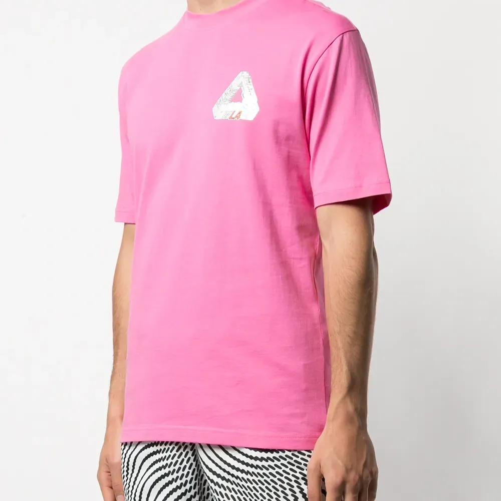 Футболка с логотипом